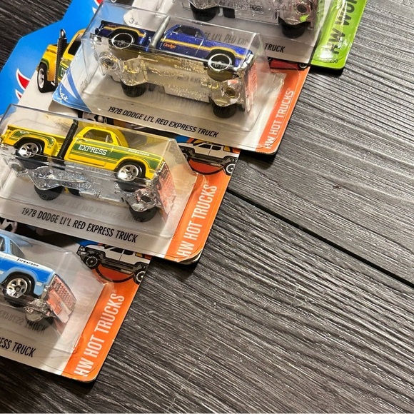 Hot Wheels 1978 Dodge Lil’ Red Express Truck Collector Set – 4 Variants – New - Picture 3 of 4